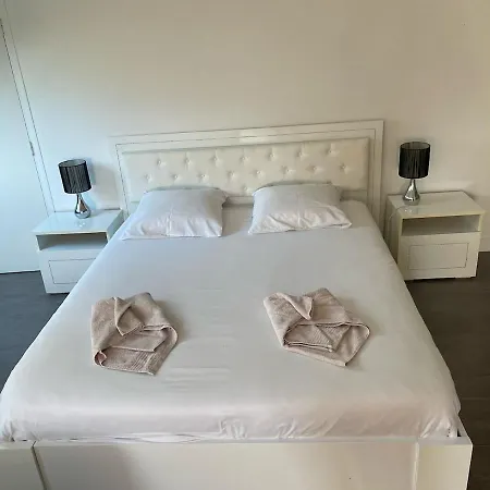 Grande Avec Piscine Chauffee Et Jacuzzi *