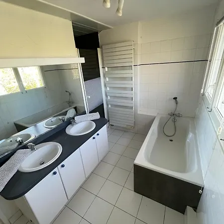 Grande Avec Piscine Chauffee Et Jacuzzi Villa Mouen