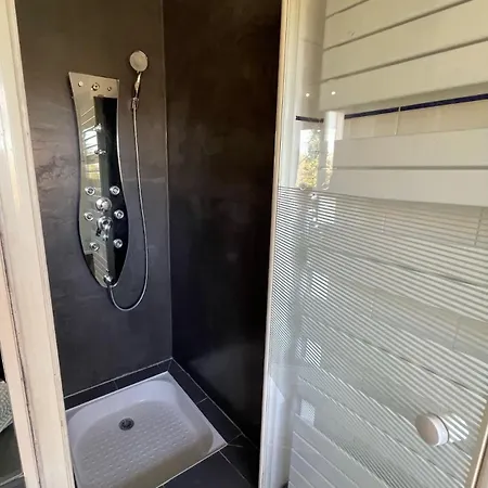 Villa Grande Avec Piscine Chauffee Et Jacuzzi