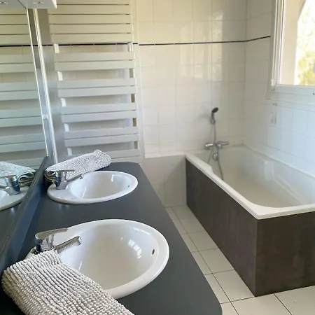 Grande Avec Piscine Chauffee Et Jacuzzi Villa Mouen