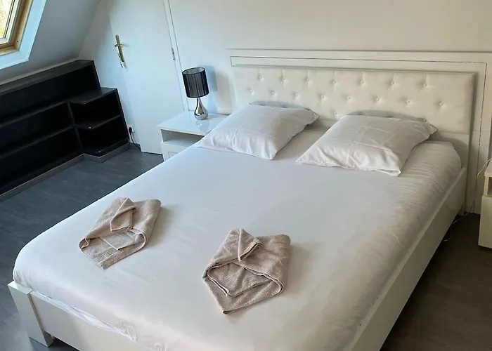 Willa Grande Avec Piscine Chauffee Et Jacuzzi *