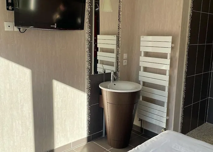 Grande Avec Piscine Chauffee Et Jacuzzi Willa