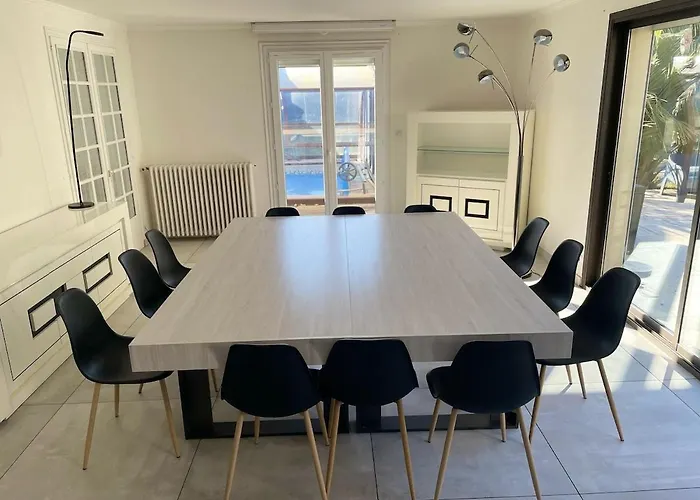 Grande Avec Piscine Chauffee Et Jacuzzi Willa *