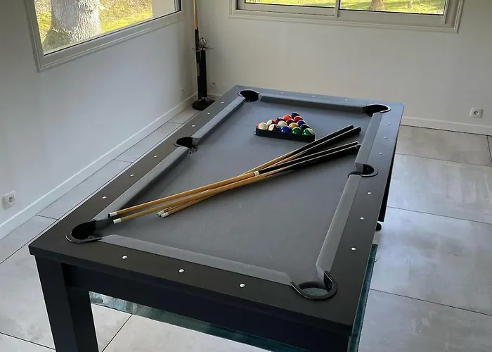 Grande Avec Piscine Chauffee Et Jacuzzi Mouen