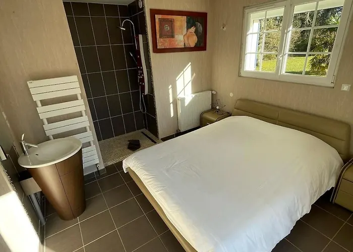 Grande Avec Piscine Chauffee Et Jacuzzi Willa